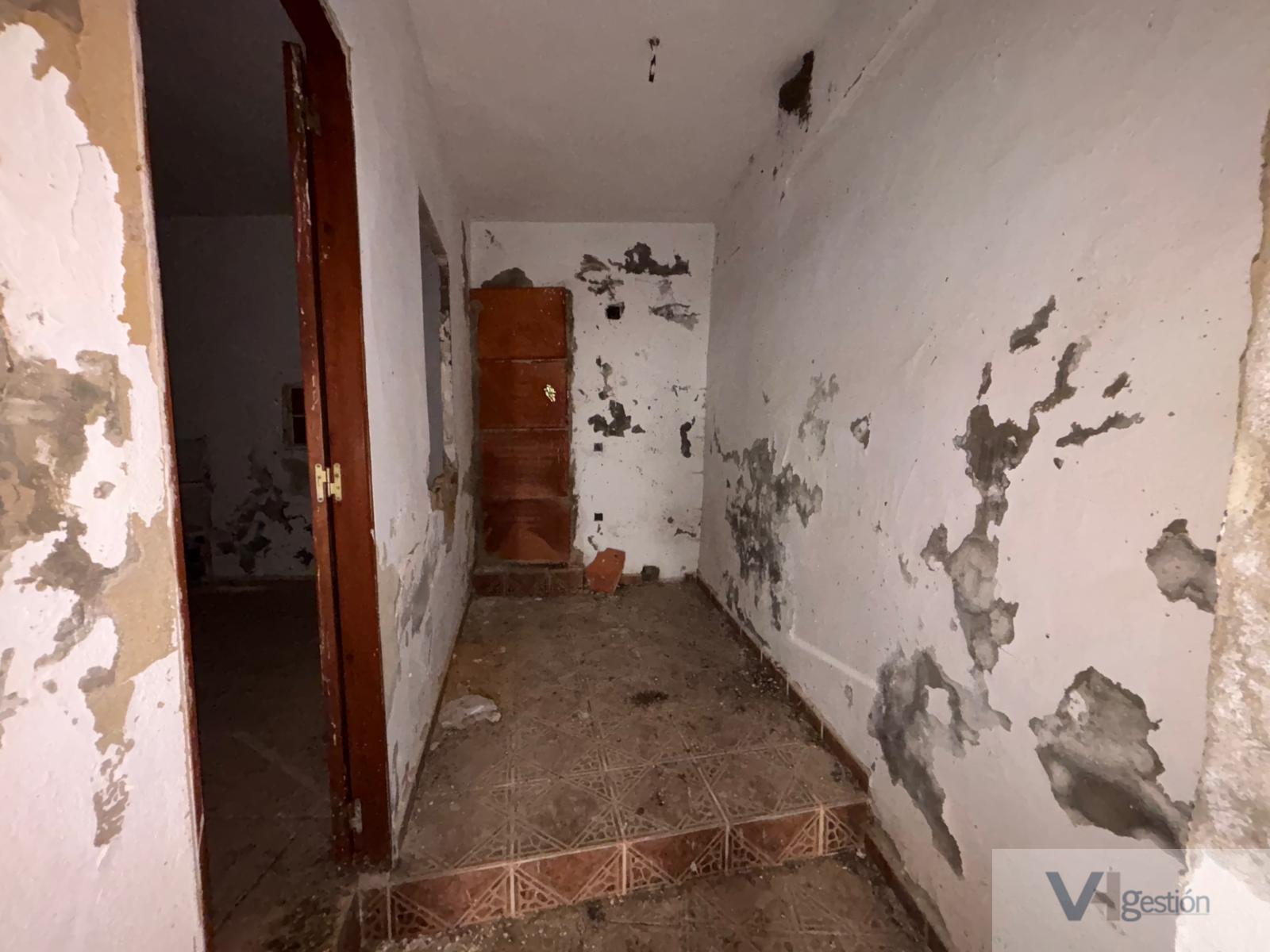 For sale of house in Bornos