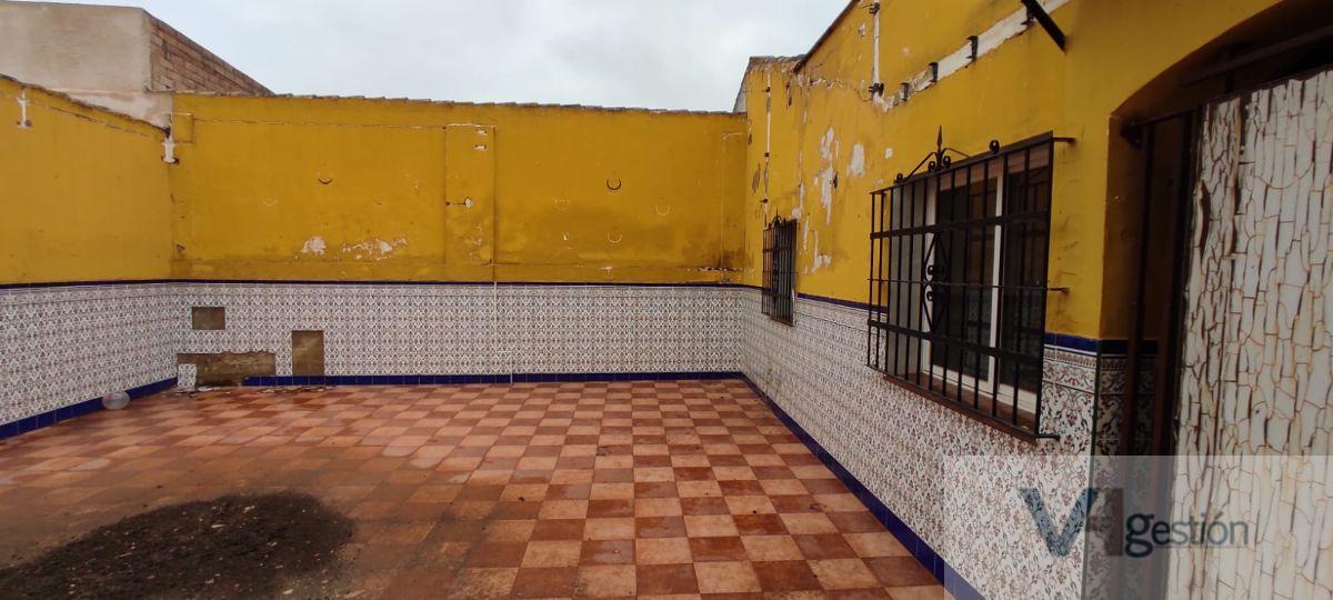 For sale of commercial in Bornos