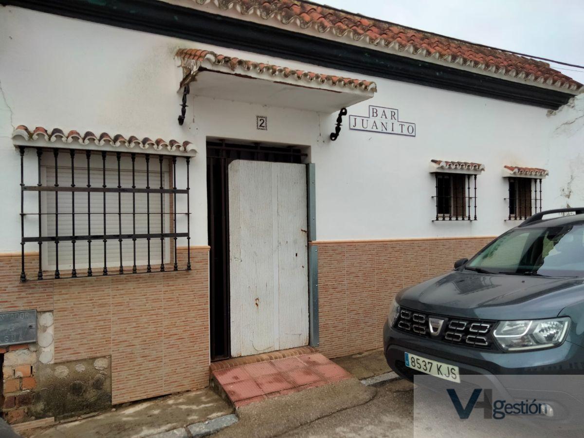 For sale of commercial in Bornos