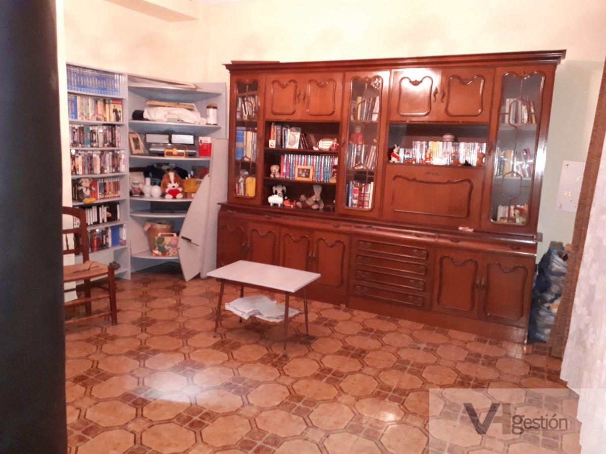 For sale of house in Villamartín