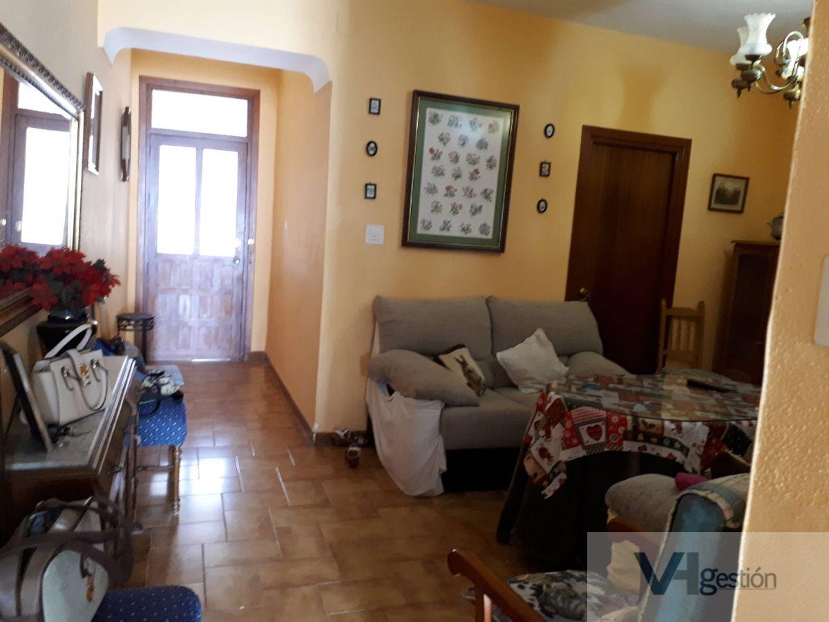 For sale of house in Villamartín