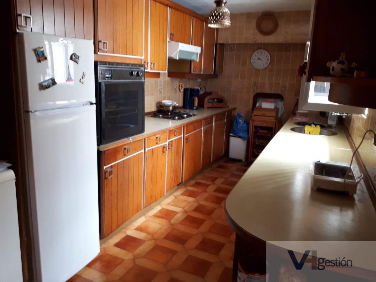 For sale of house in Villamartín