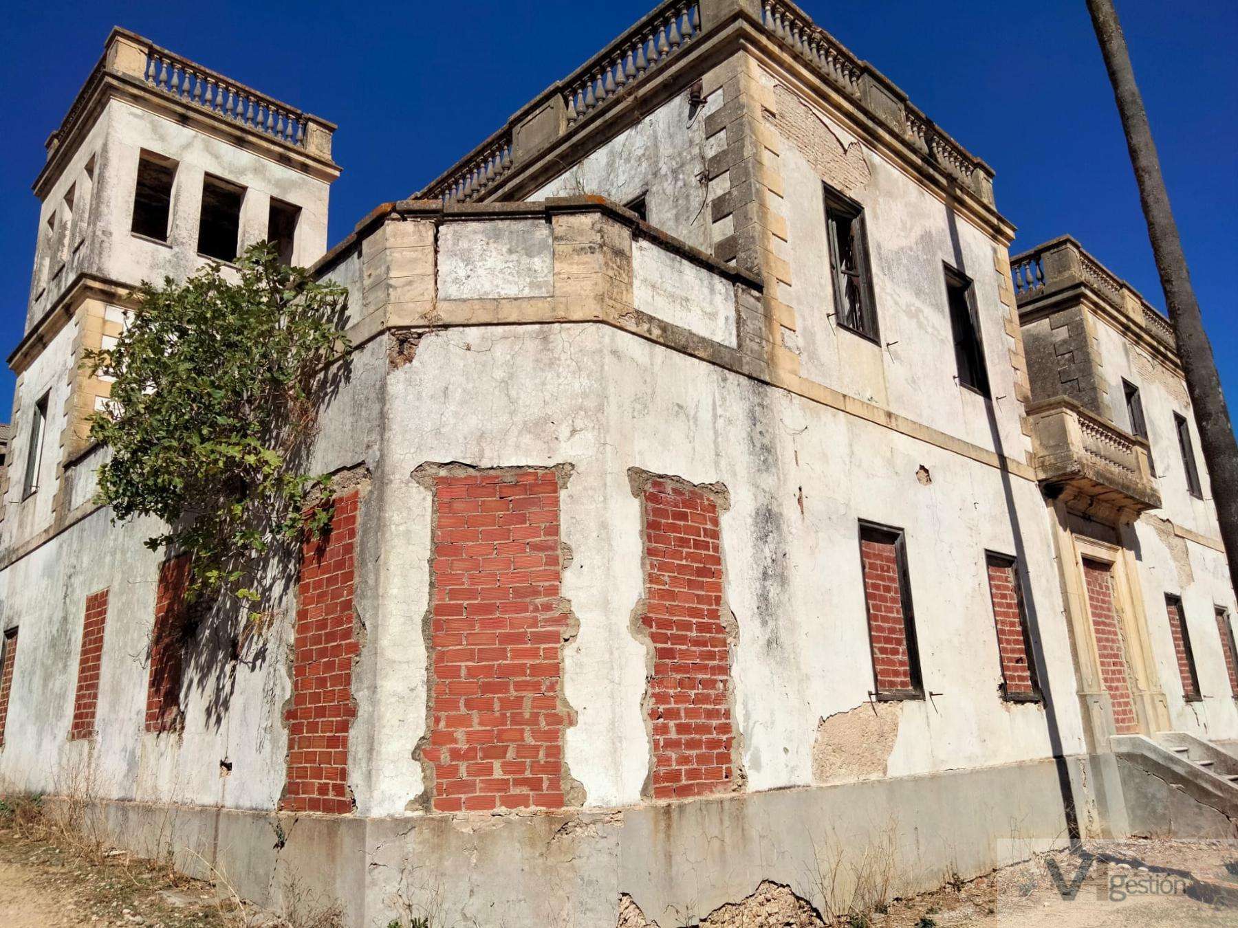 For sale of land in Bornos