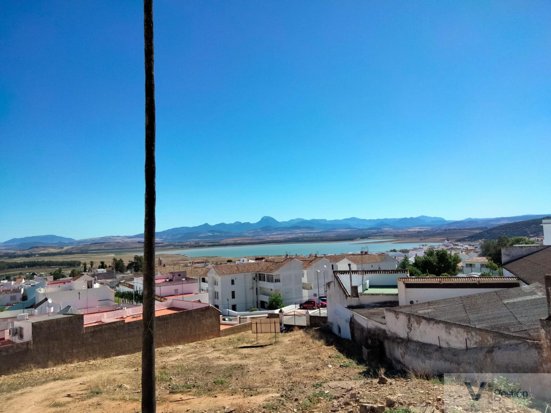 For sale of land in Bornos