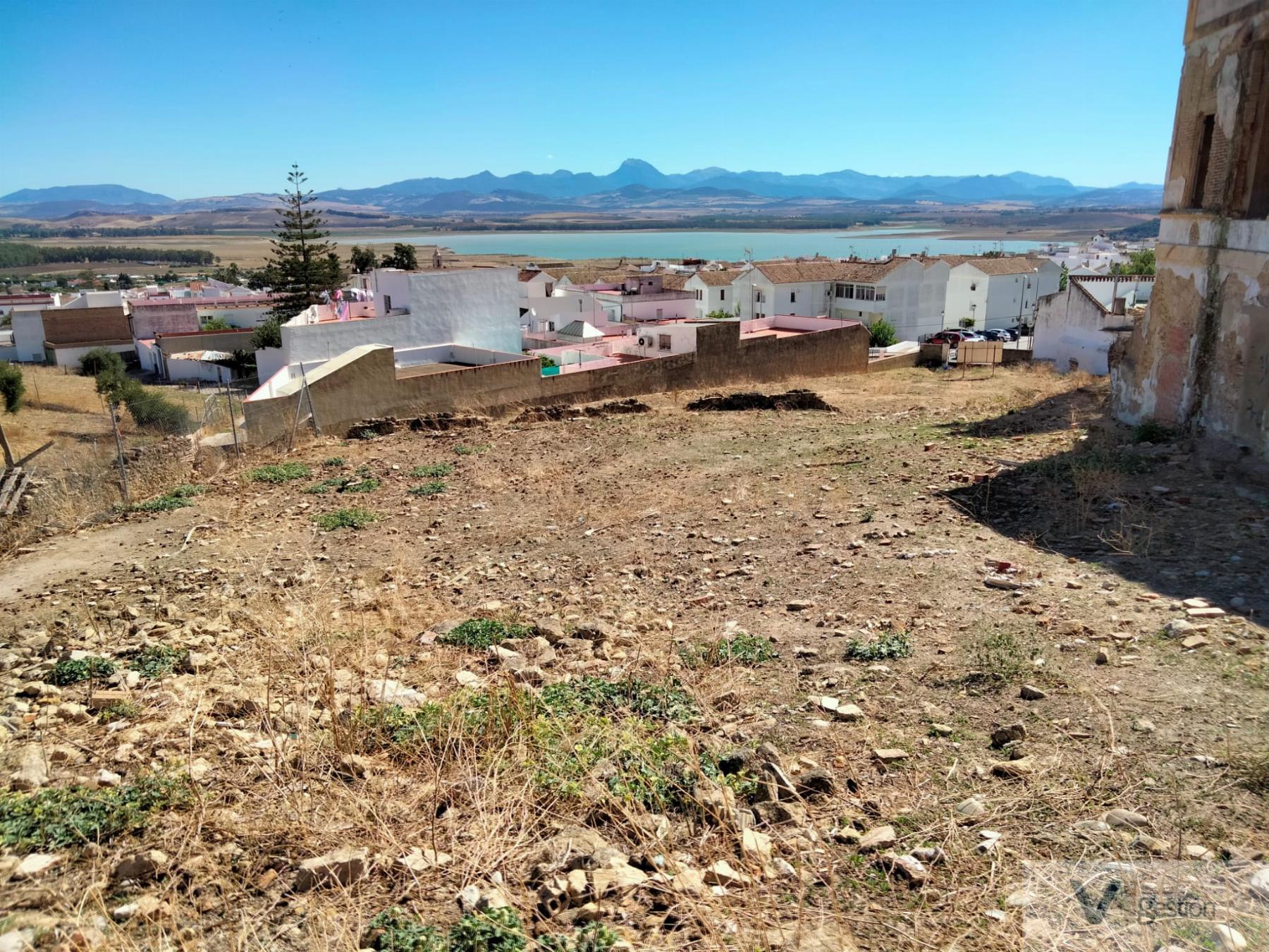 For sale of land in Bornos