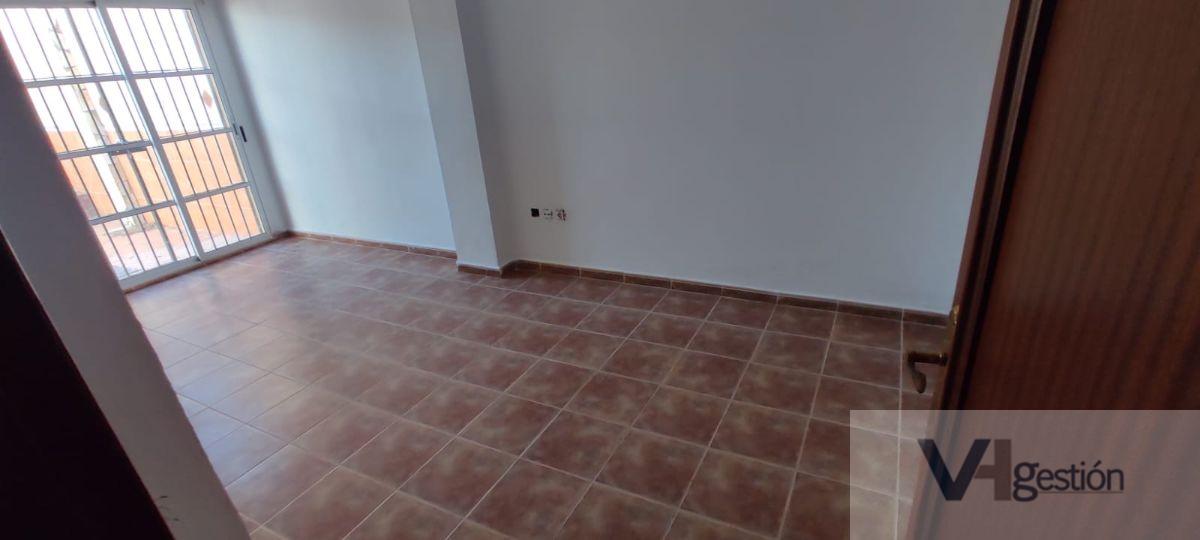 For sale of house in Villamartín