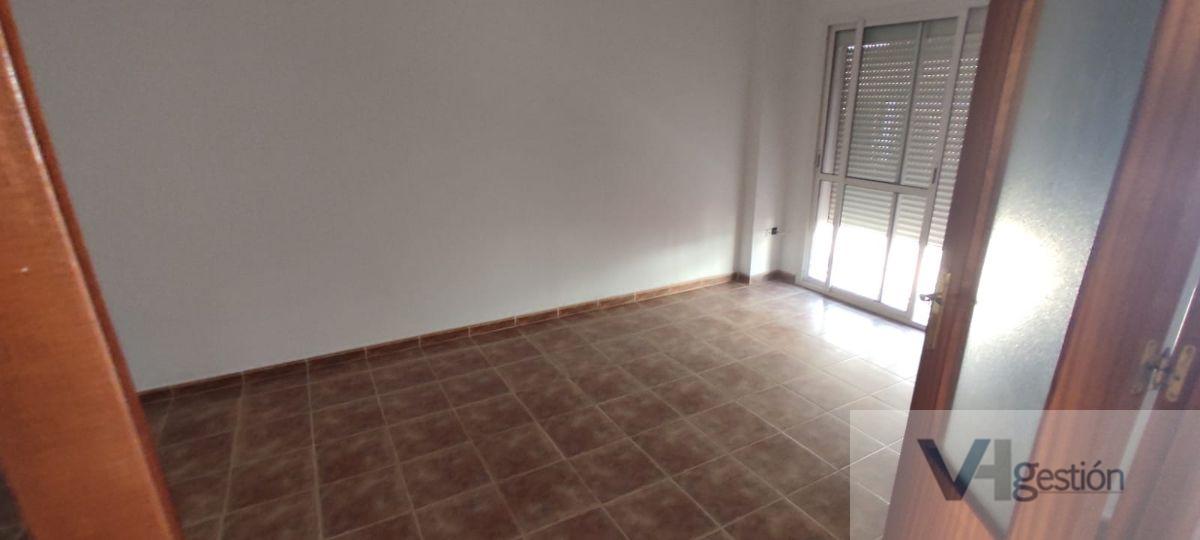 For sale of house in Villamartín