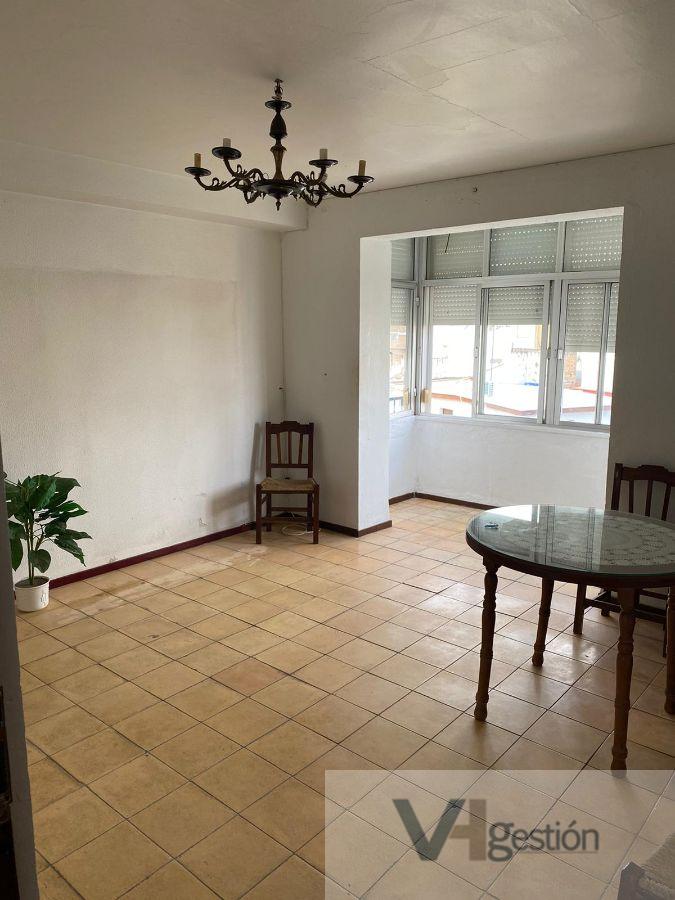 For sale of flat in Villamartín