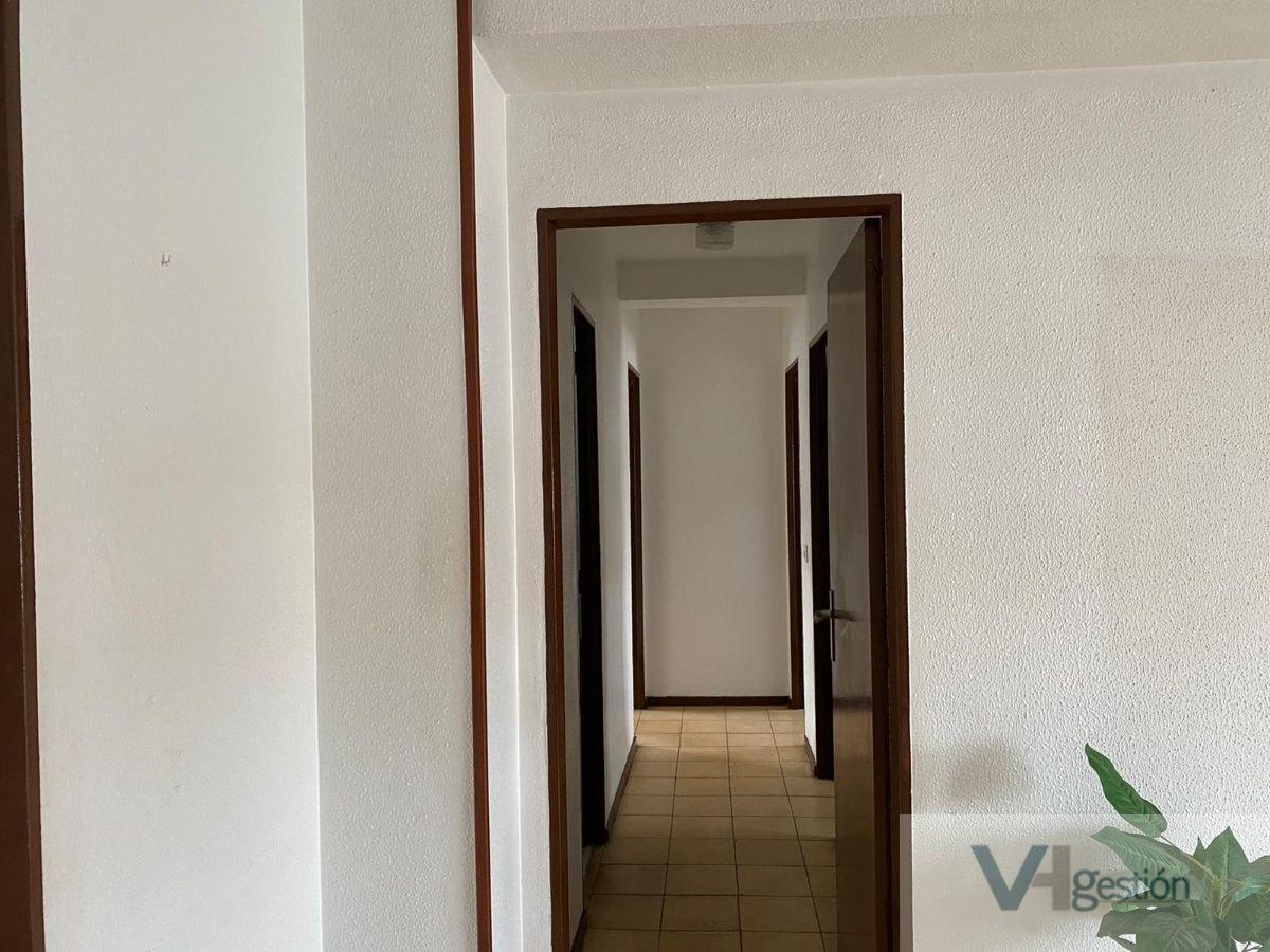 For sale of flat in Villamartín