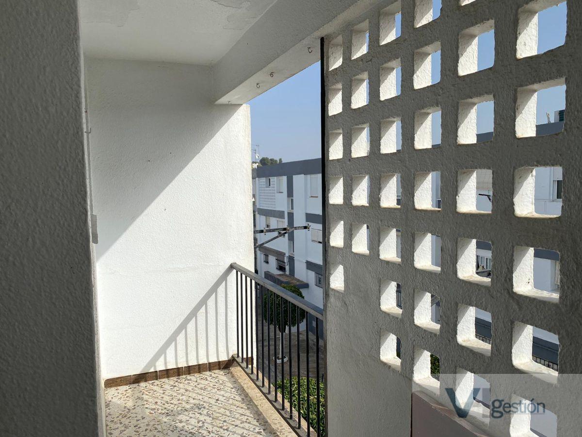For sale of flat in Villamartín