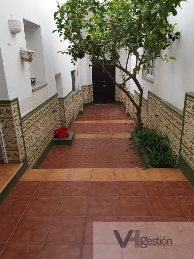 For sale of house in Villamartín