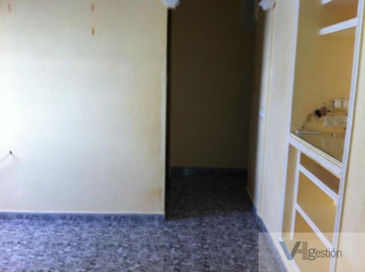 For sale of flat in Villamartín