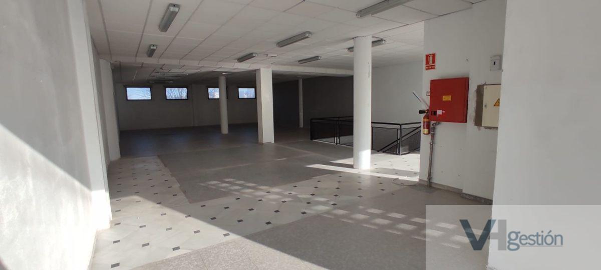 Venta de local comercial en Villamartín