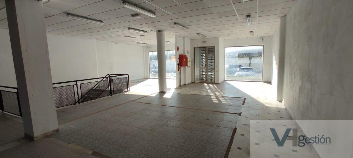 Venta de local comercial en Villamartín