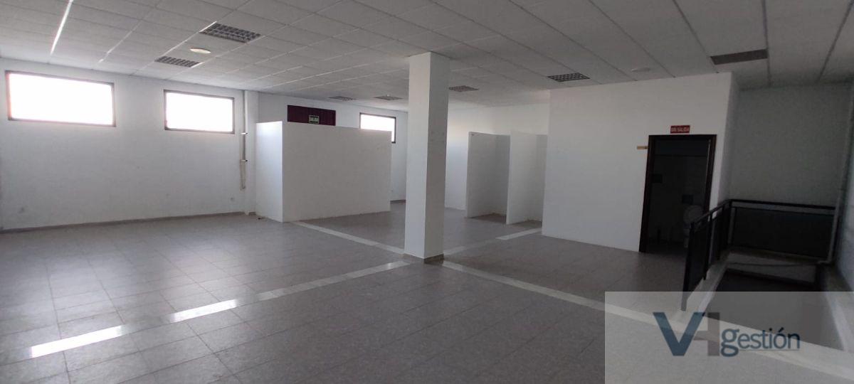 Venta de local comercial en Villamartín