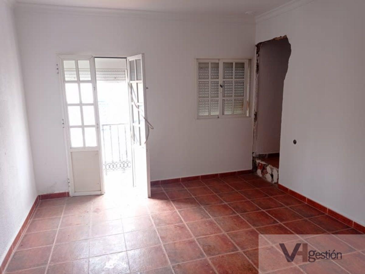 For sale of flat in Villamartín
