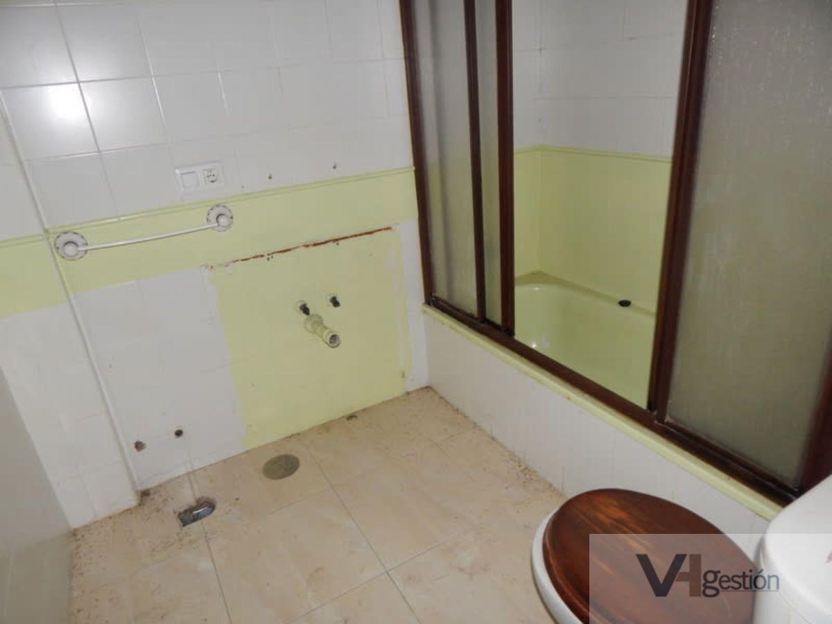 For sale of flat in Villamartín