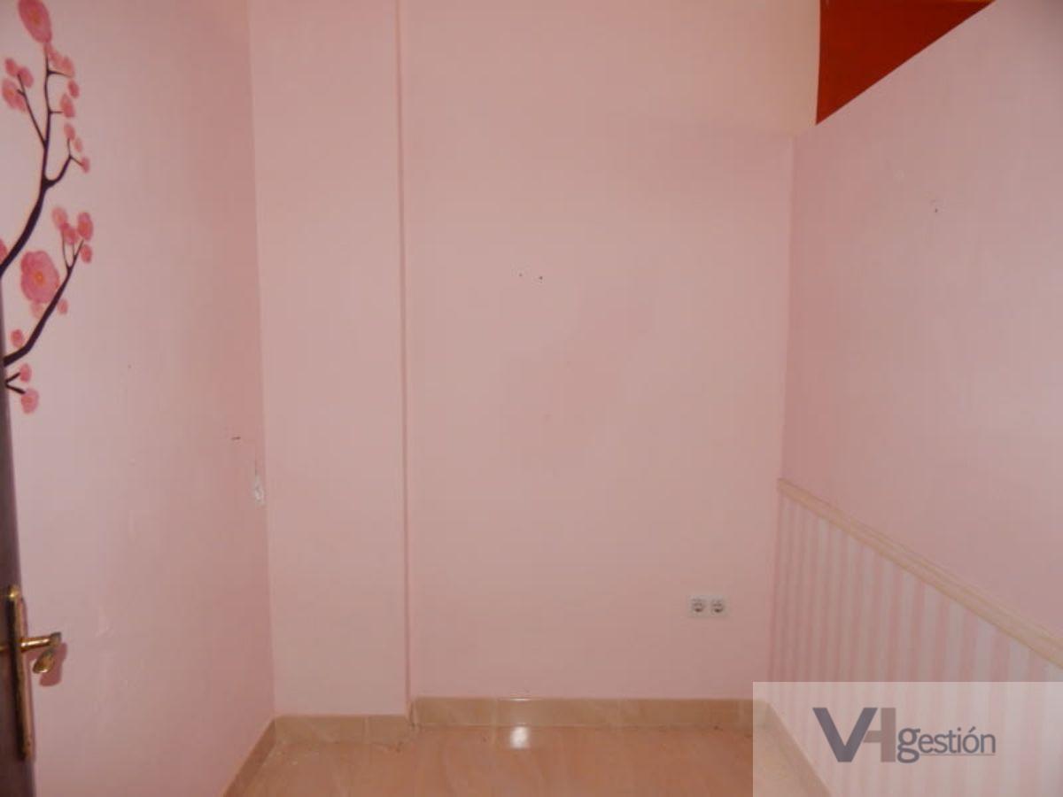 For sale of flat in Villamartín