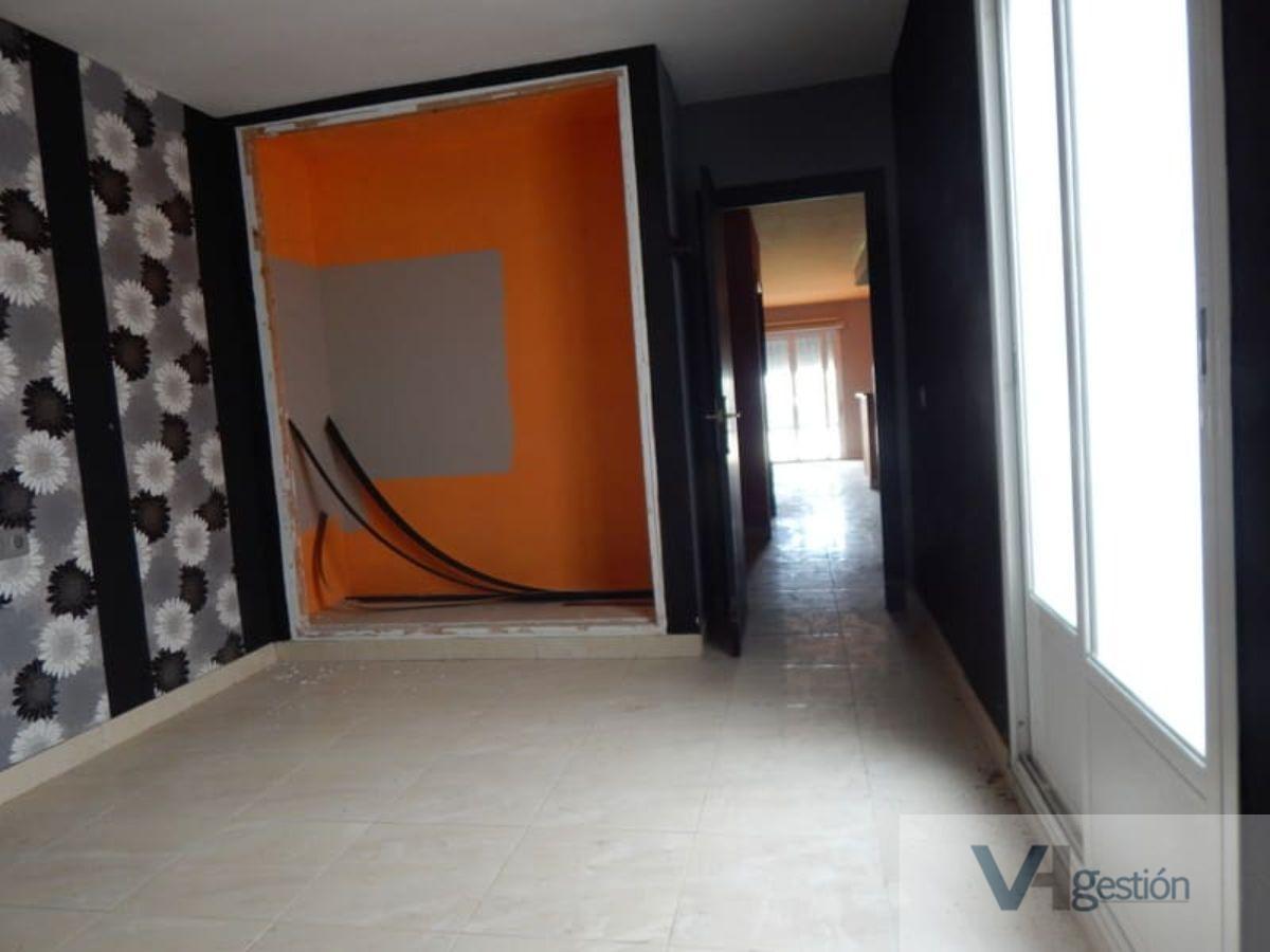 For sale of flat in Villamartín