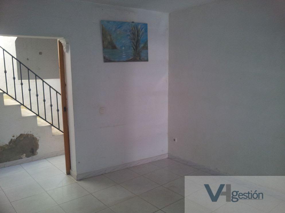 For sale of house in Villamartín