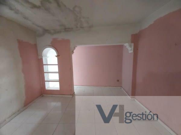 For sale of house in Villamartín