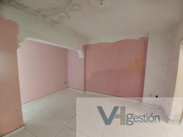 For sale of house in Villamartín