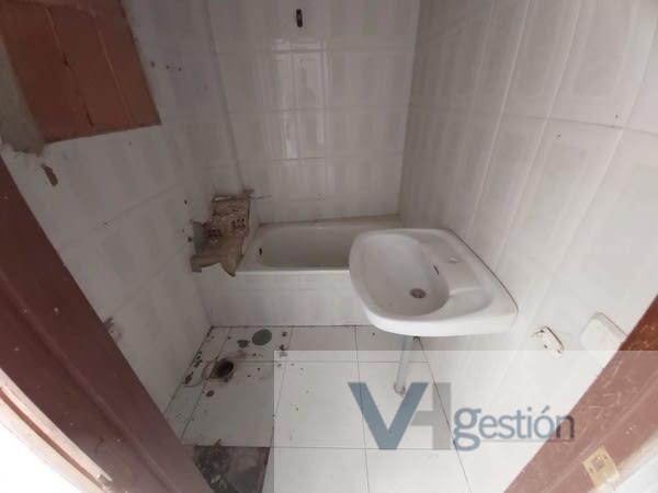 For sale of house in Villamartín