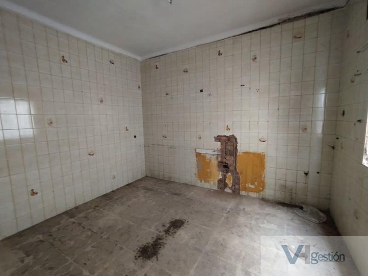 For sale of house in Villamartín