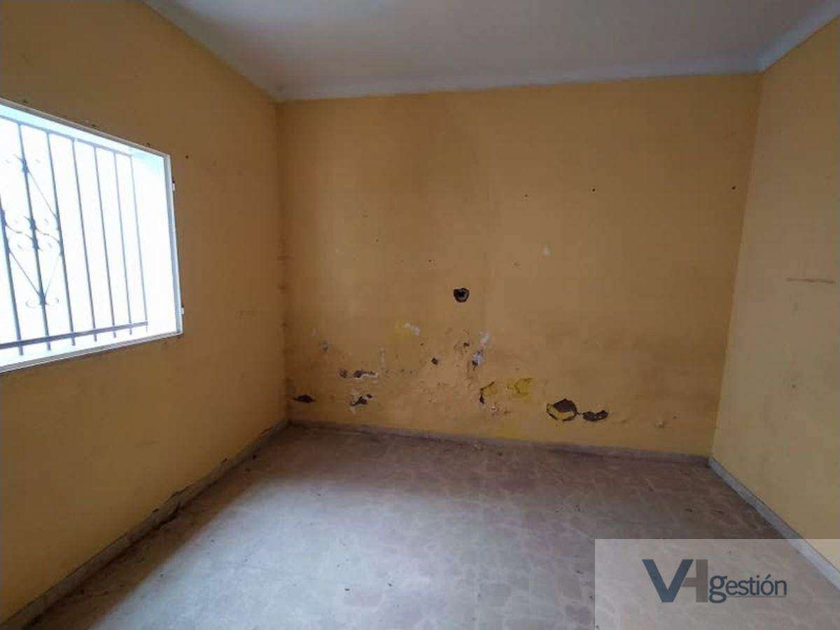 For sale of house in Villamartín