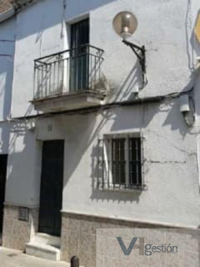 For sale of house in Villamartín