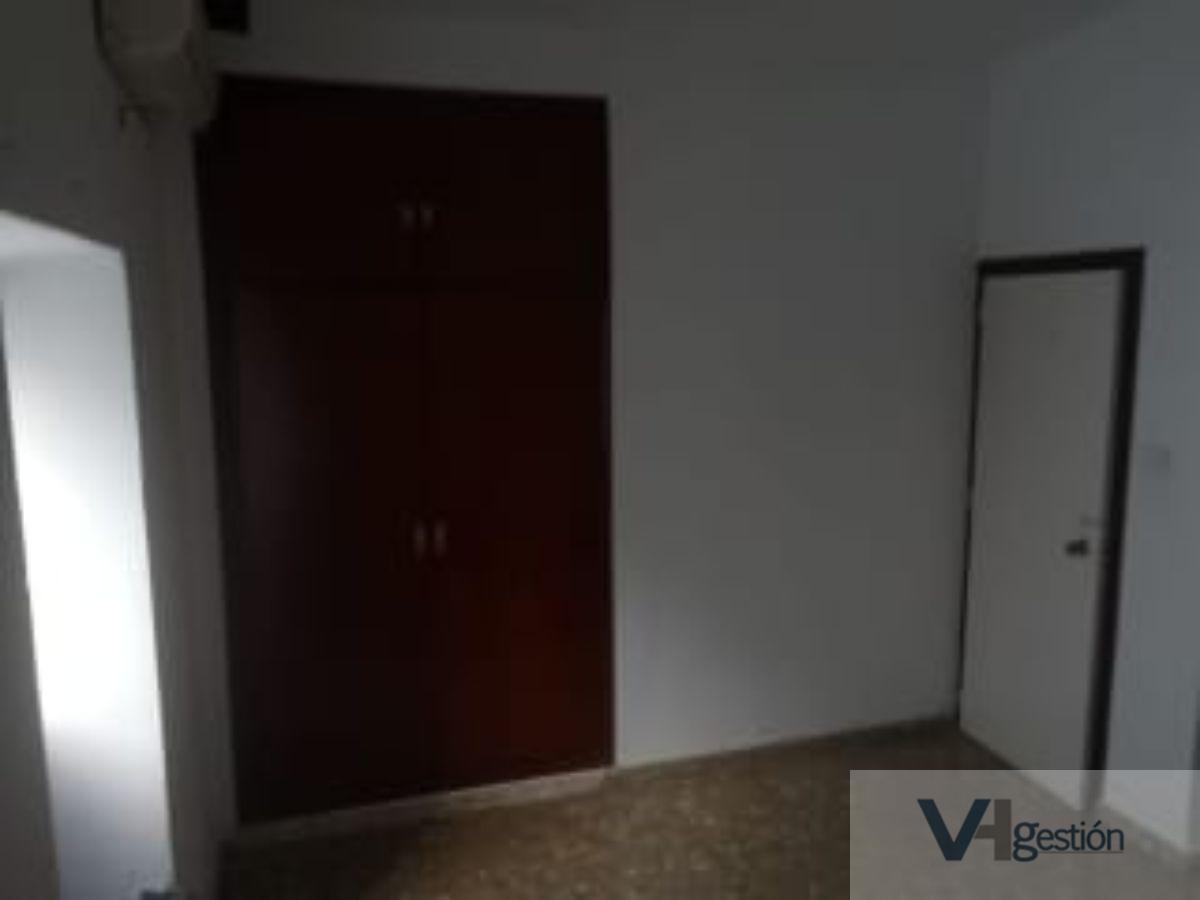For sale of house in Villamartín