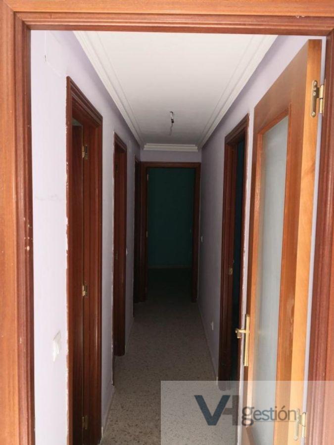 For sale of flat in Villamartín
