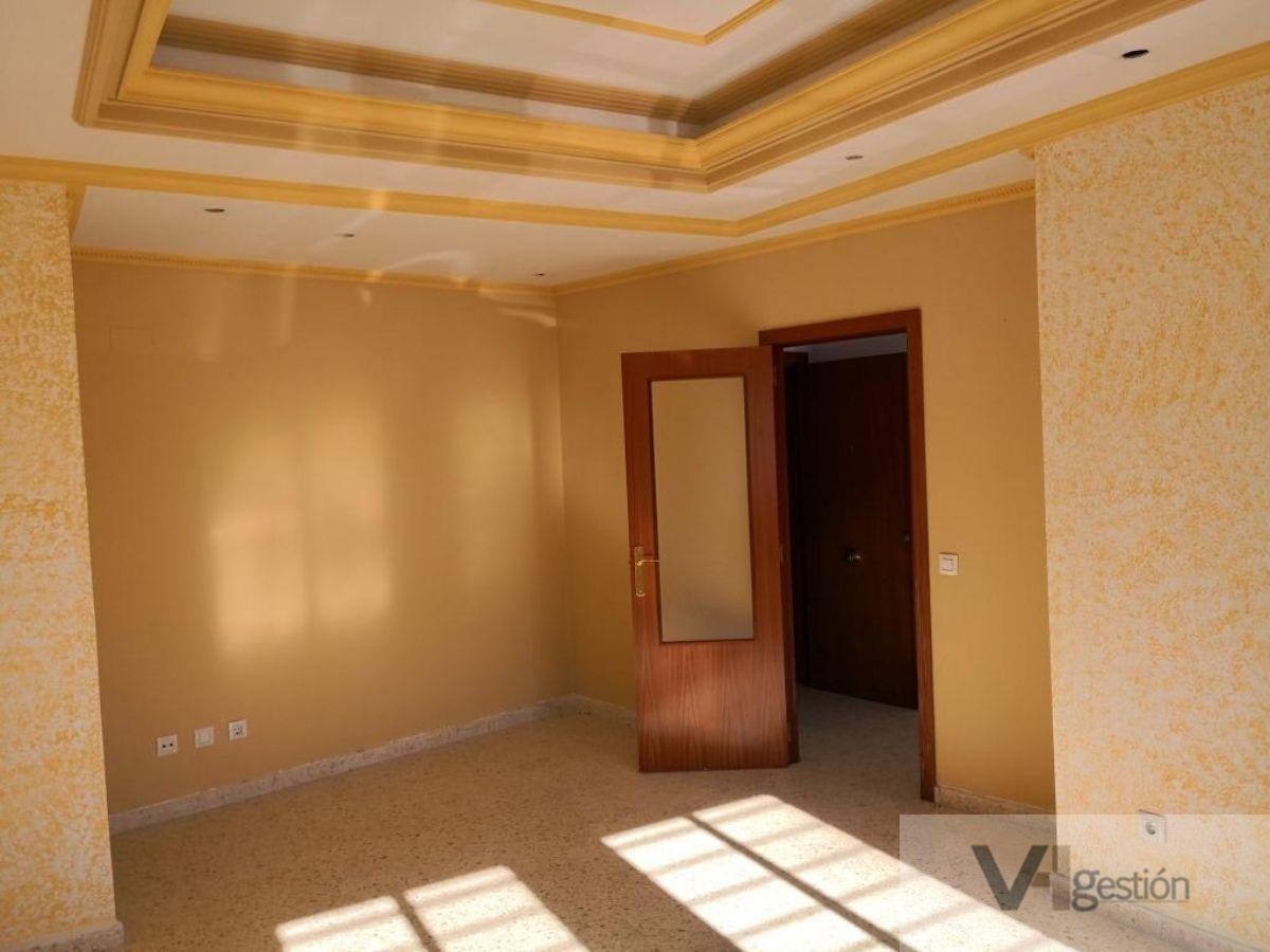 For sale of flat in Villamartín
