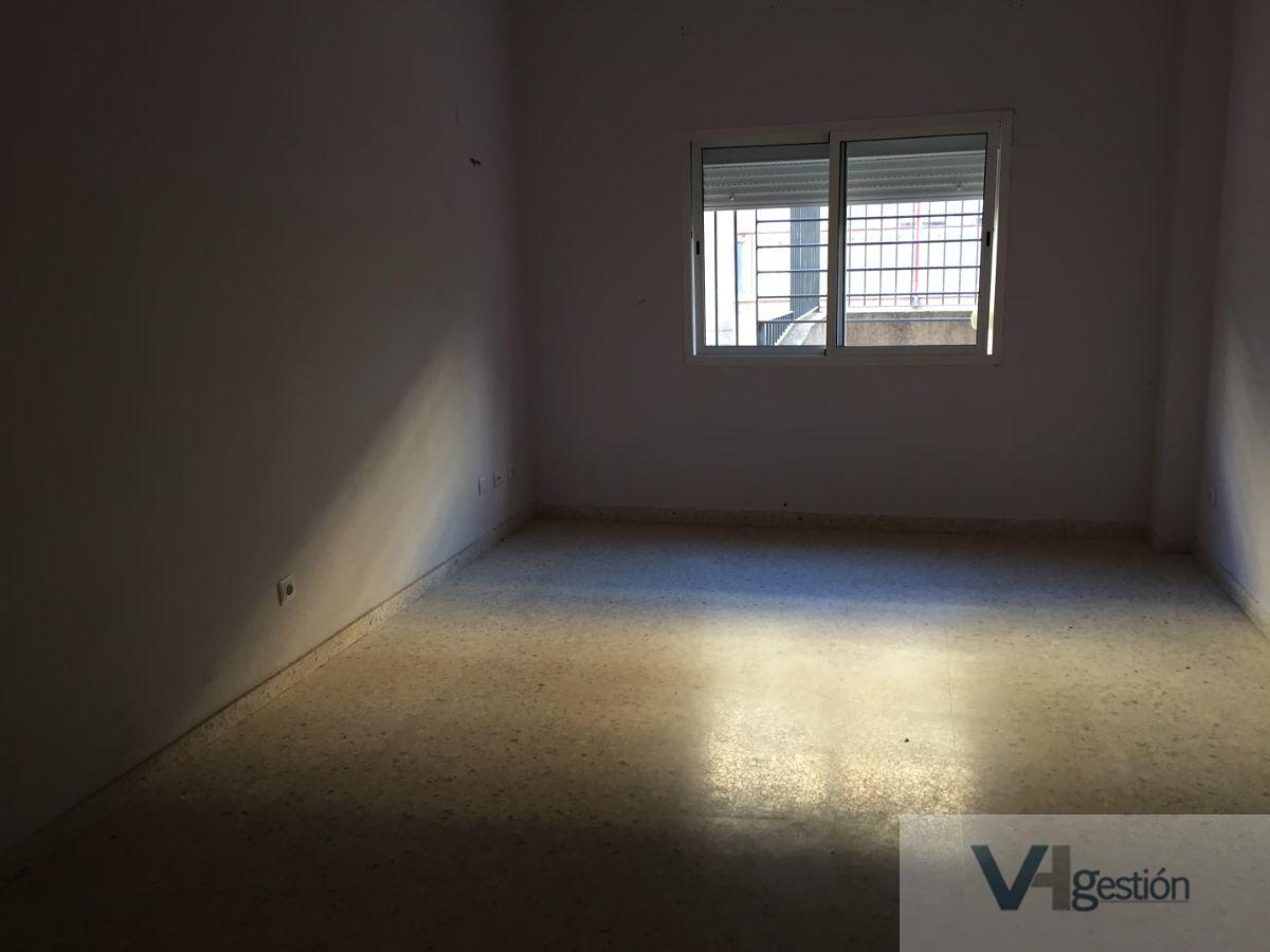 For sale of flat in Villamartín