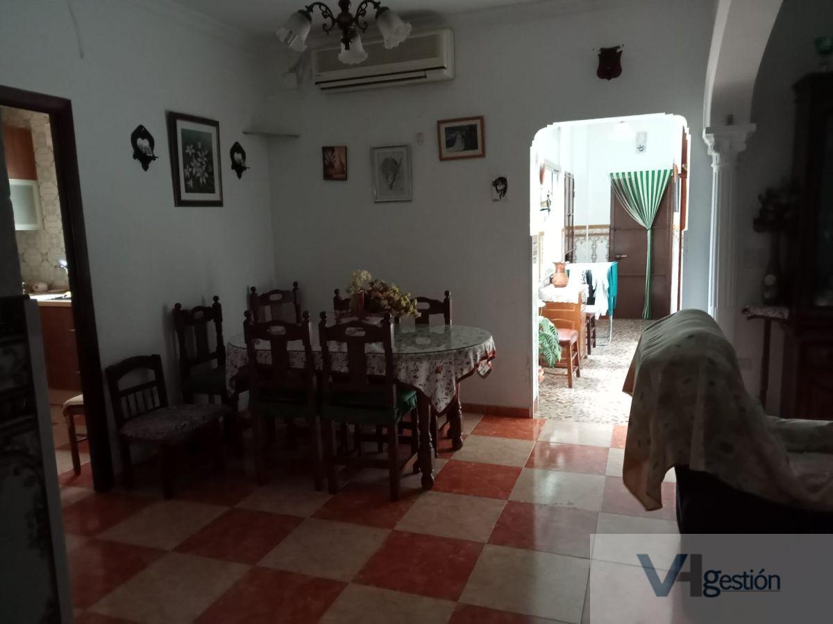 For sale of house in Villamartín