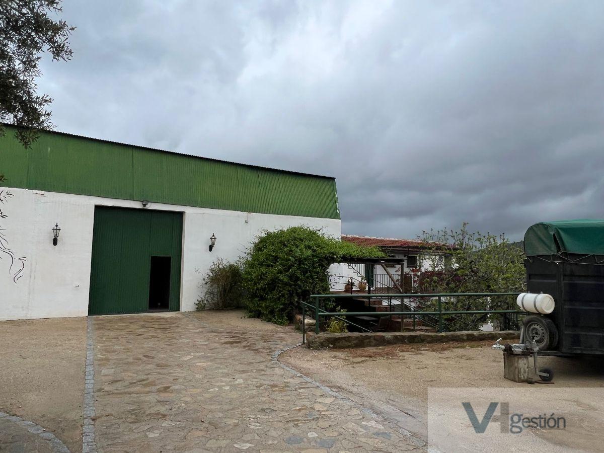 For sale of rural property in El Gastor
