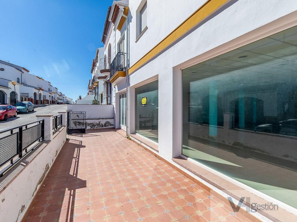 For sale of commercial in Olvera