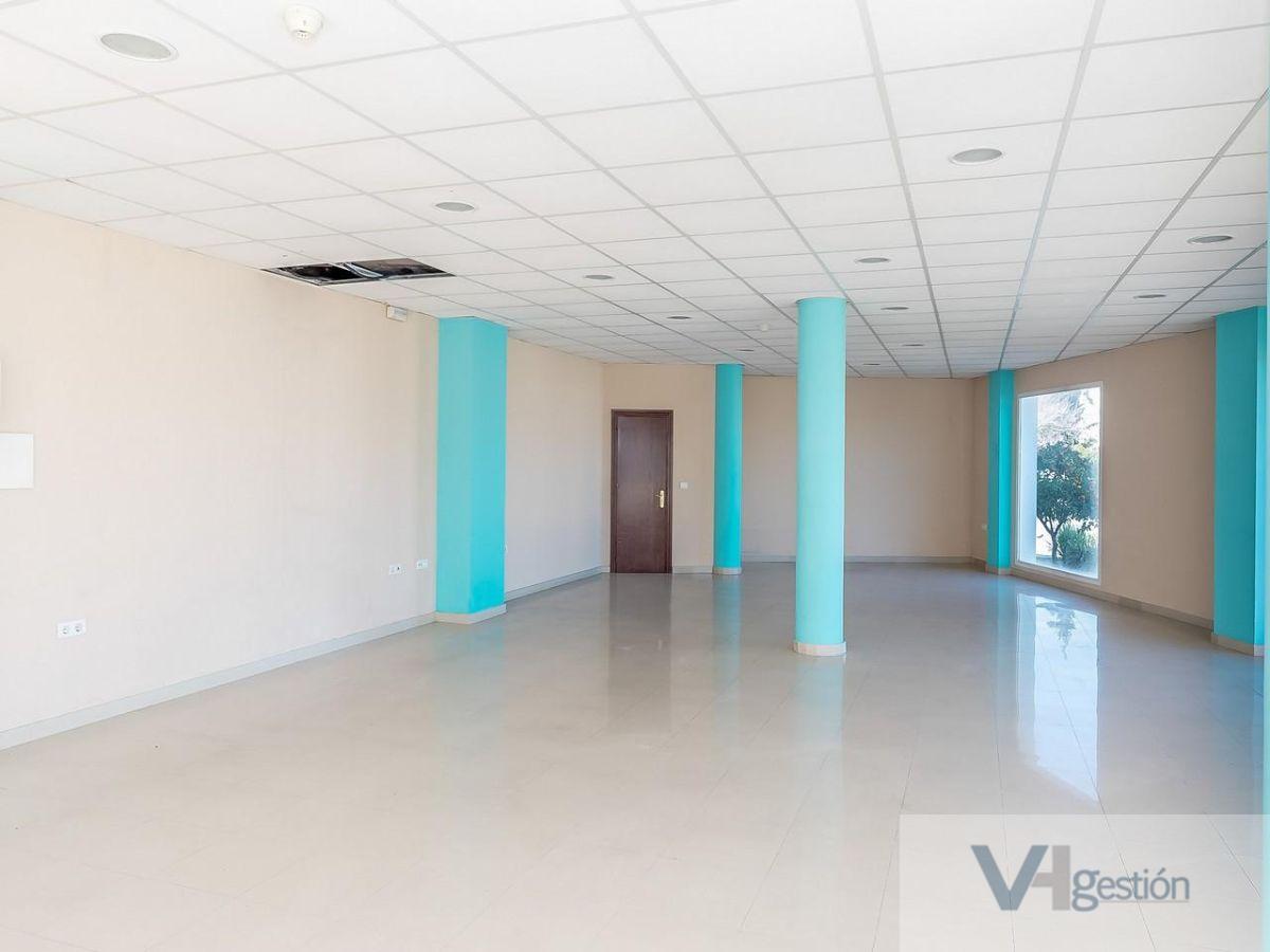 For sale of commercial in Olvera