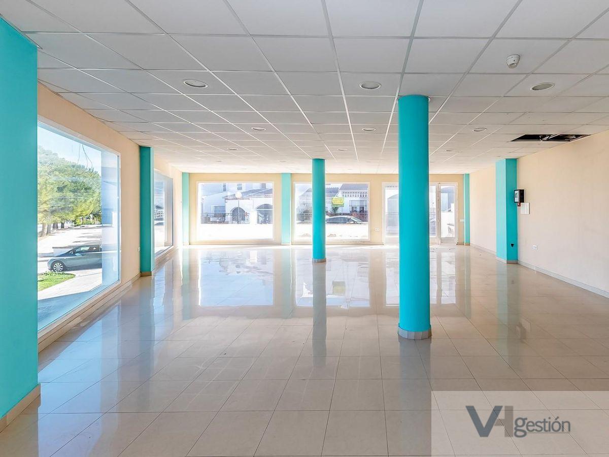 For sale of commercial in Olvera