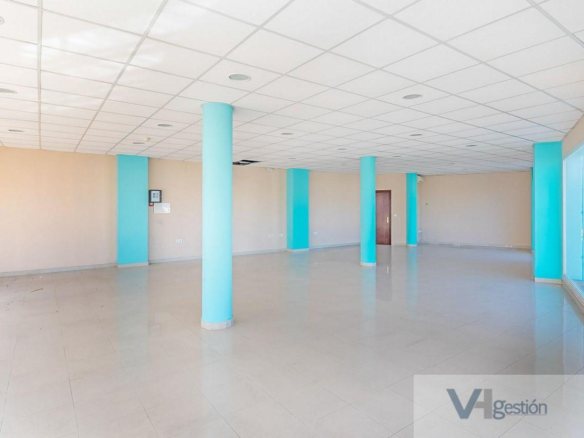 For sale of commercial in Olvera