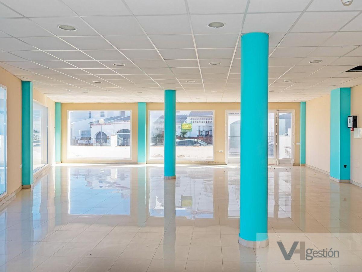 For sale of commercial in Olvera