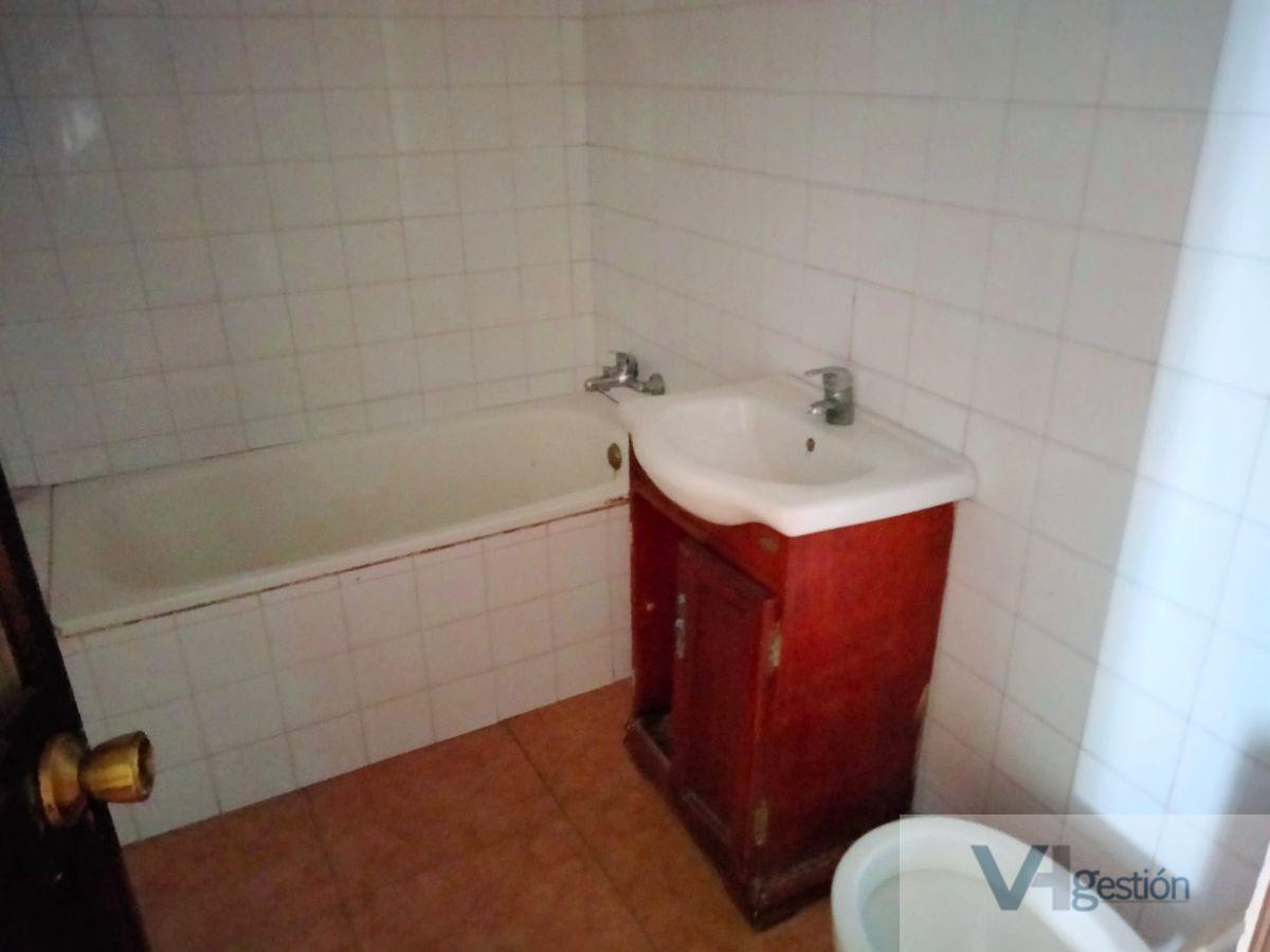 For sale of house in Villamartín