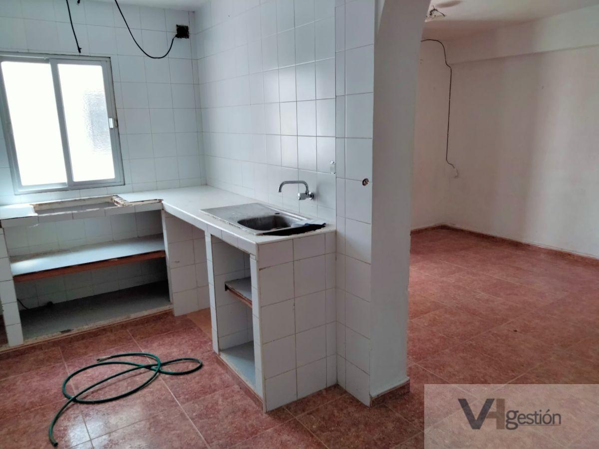 For sale of house in Villamartín