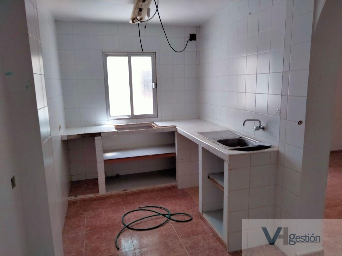 For sale of house in Villamartín