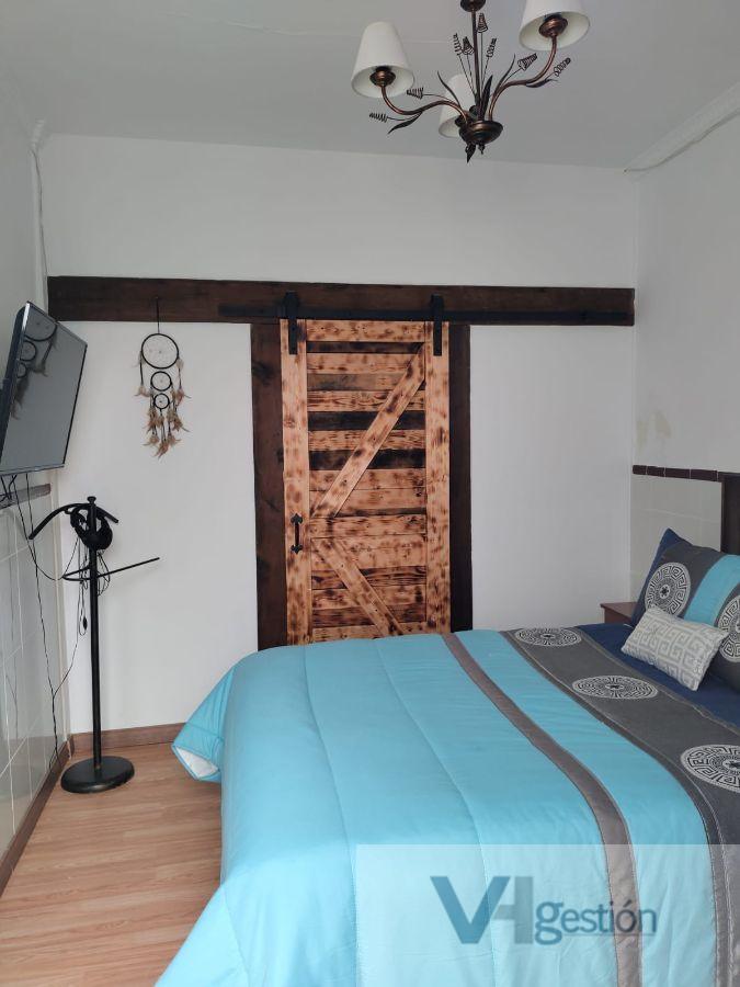For sale of house in Villamartín