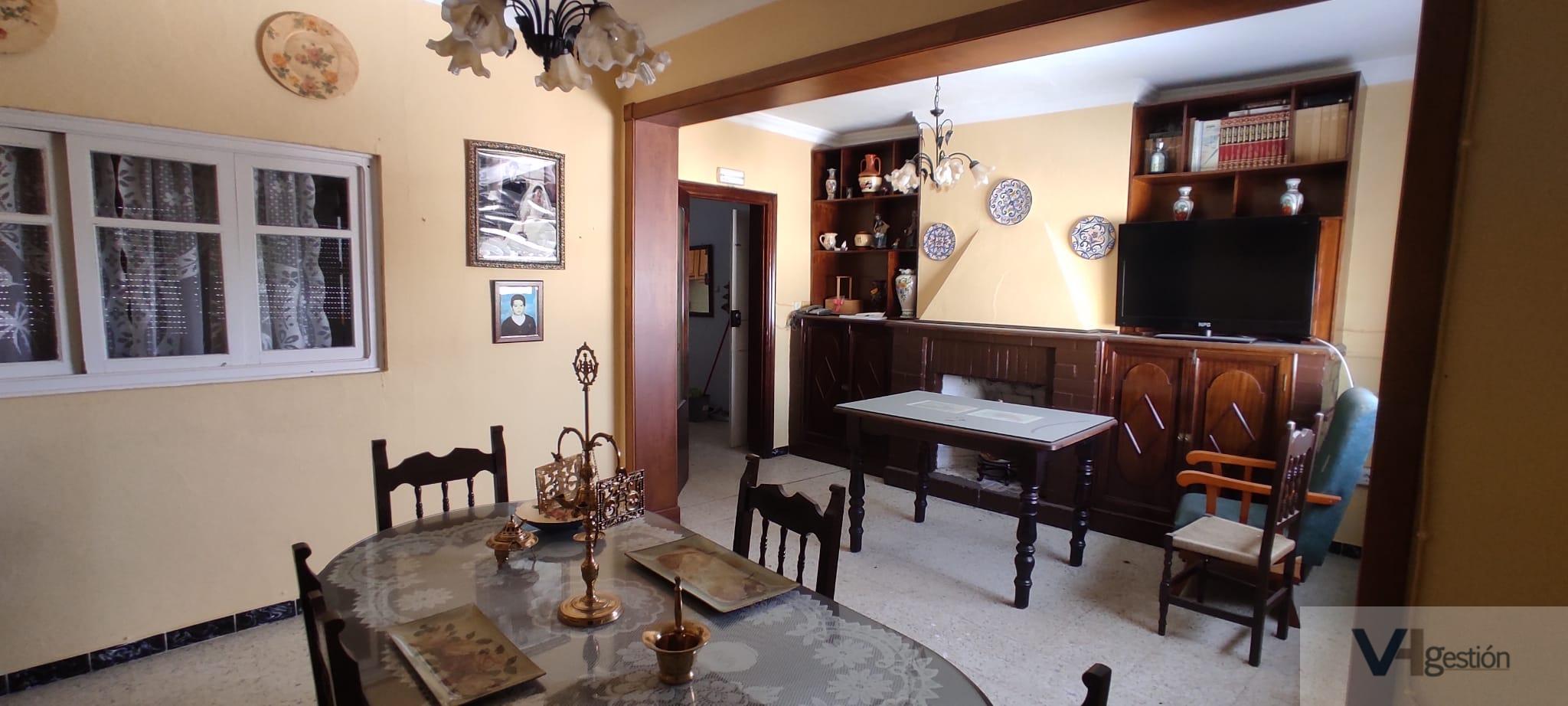 For sale of house in Villamartín