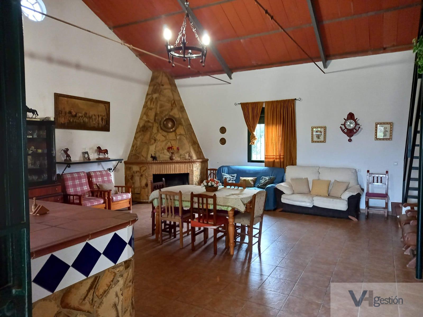 For sale of rural property in Villamartín