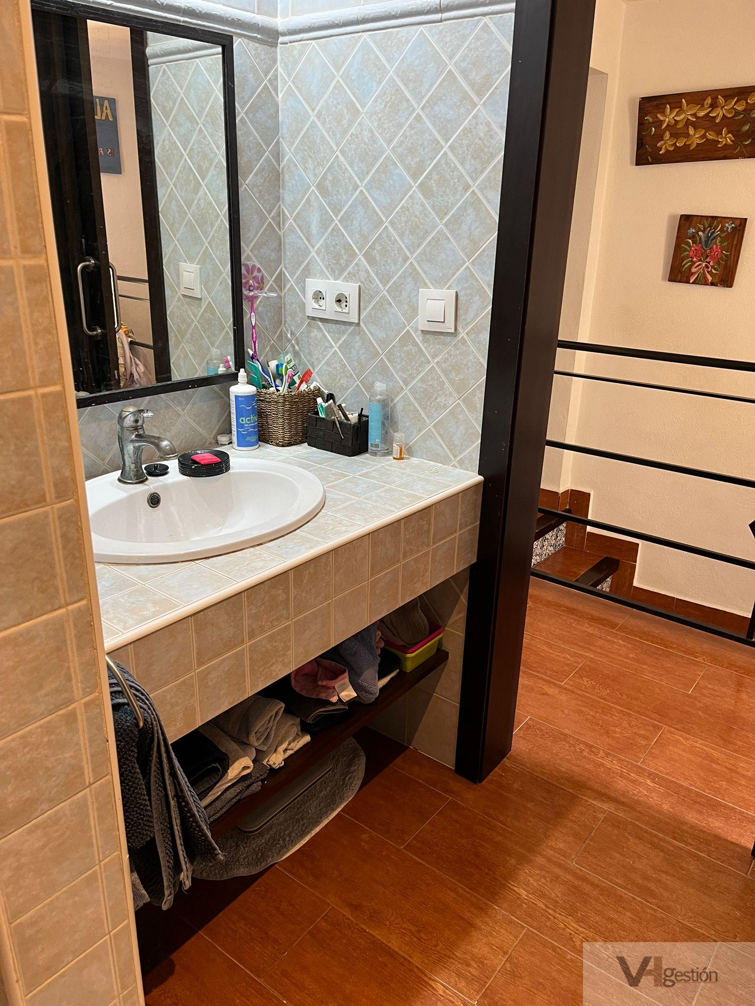 For sale of house in Villamartín