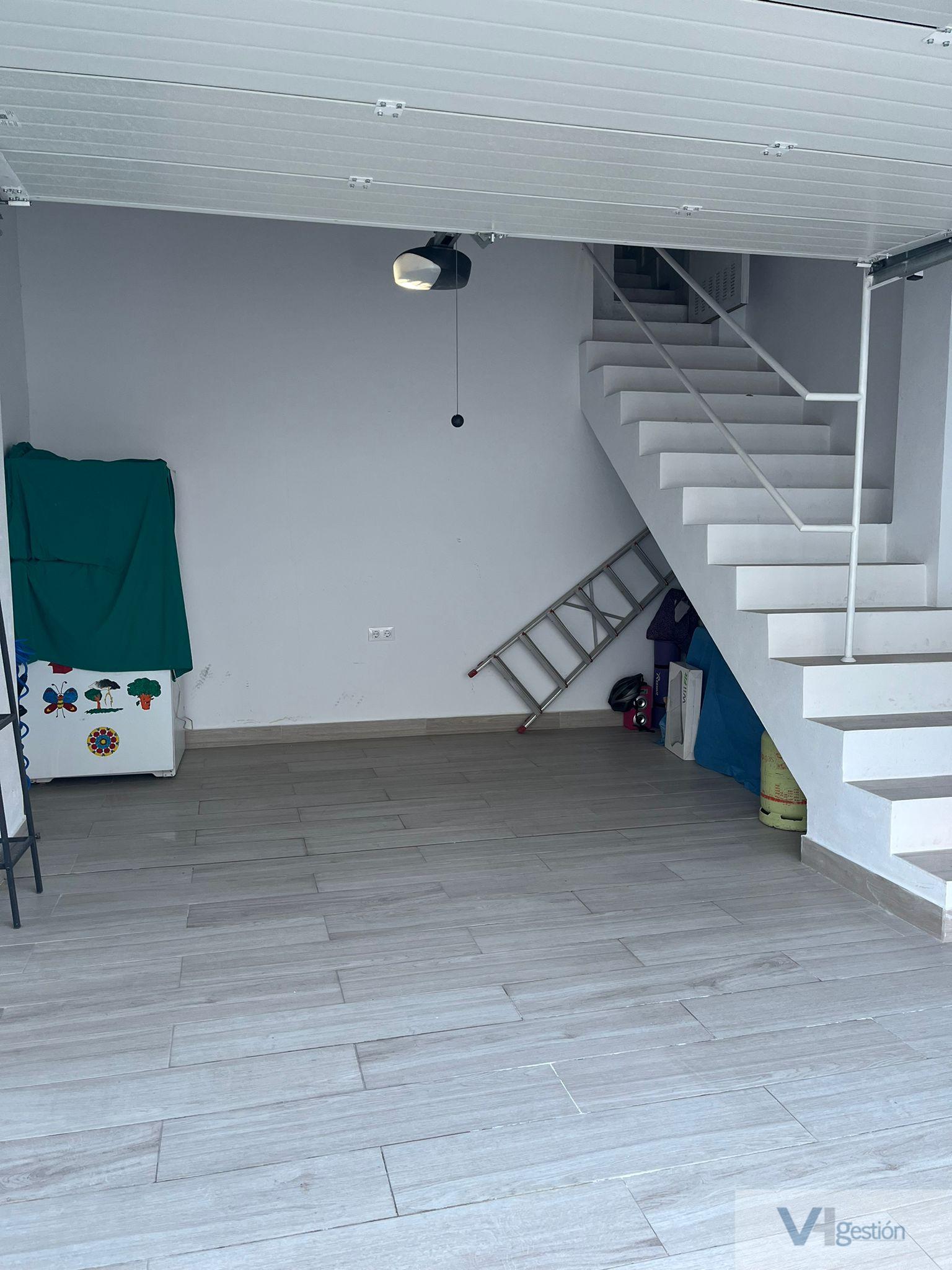 For sale of house in Villamartín