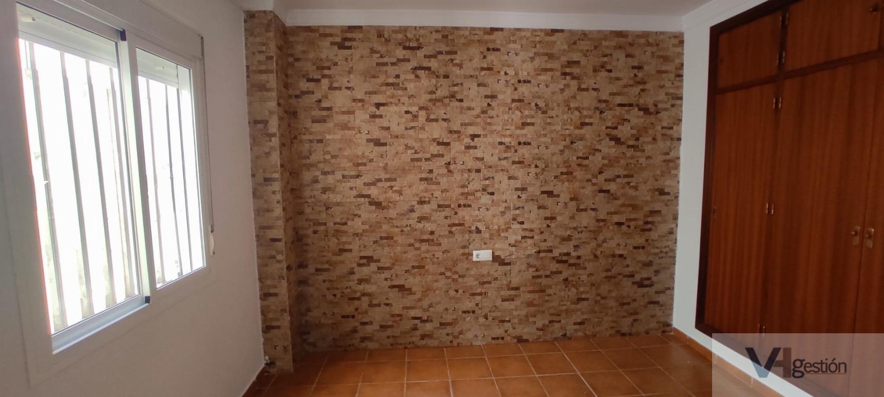 For sale of house in Bornos
